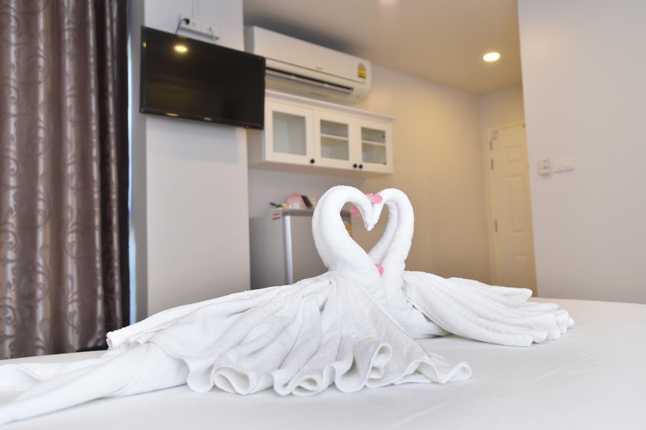 Parvena Hotel Sathorn Bangkok Exterior photo