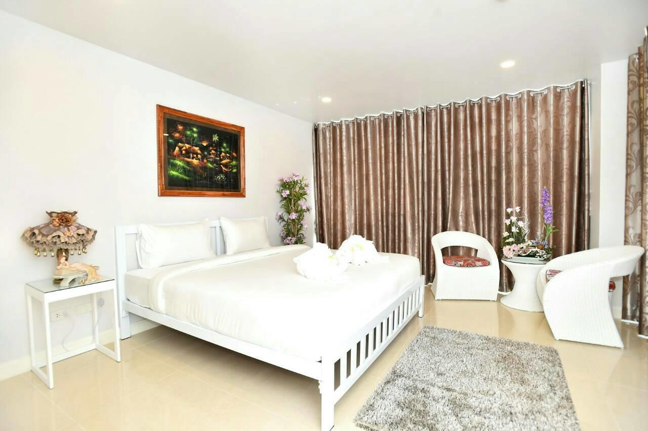 Parvena Hotel Sathorn Bangkok Exterior photo