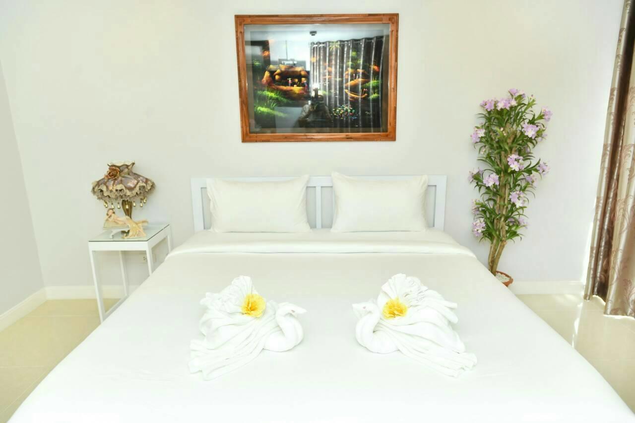 Parvena Hotel Sathorn Bangkok Exterior photo