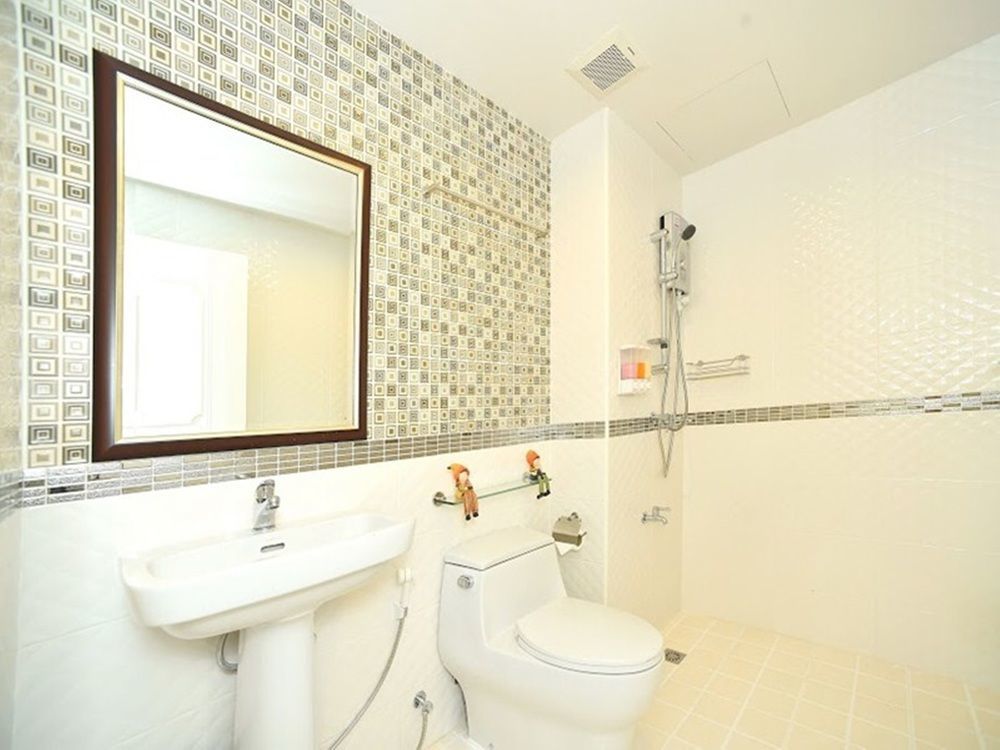 Parvena Hotel Sathorn Bangkok Exterior photo