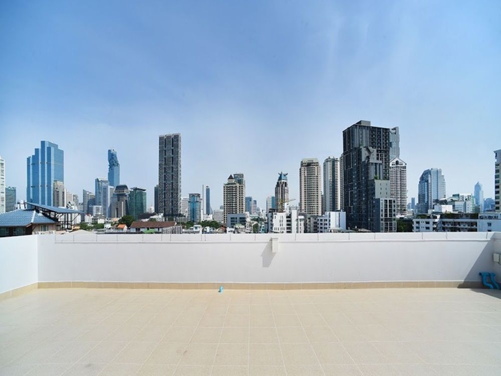 Parvena Hotel Sathorn Bangkok Exterior photo