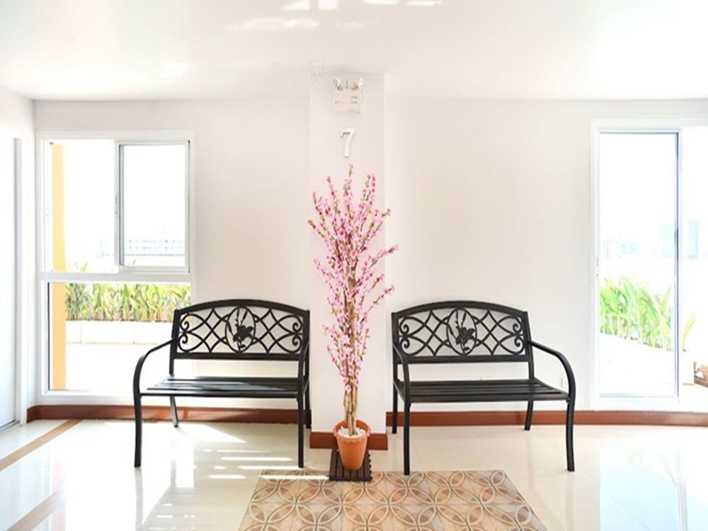Parvena Hotel Sathorn Bangkok Exterior photo