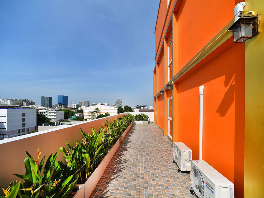 Parvena Hotel Sathorn Bangkok Exterior photo